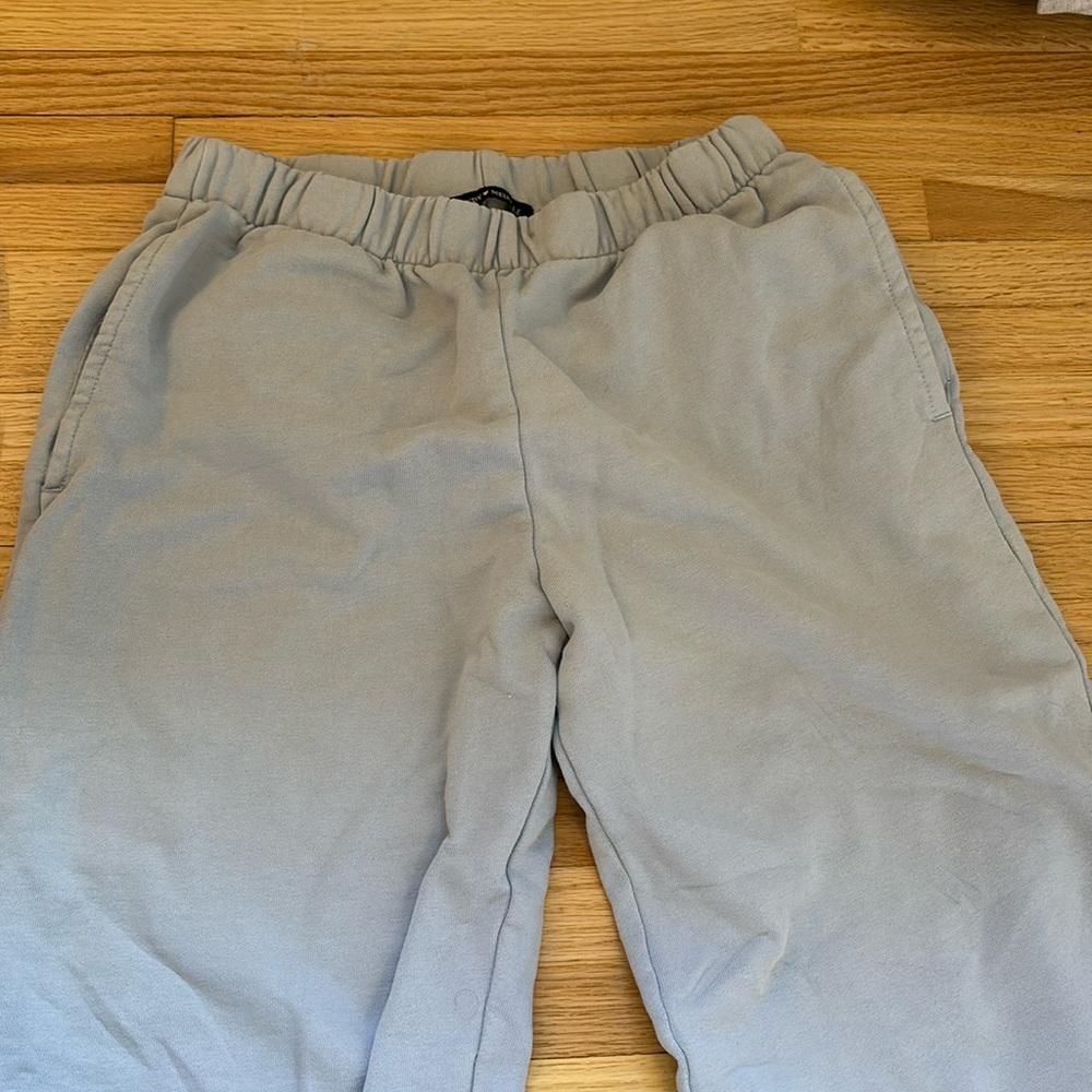 brady melville pants. size fits small. good condition barley worn.
